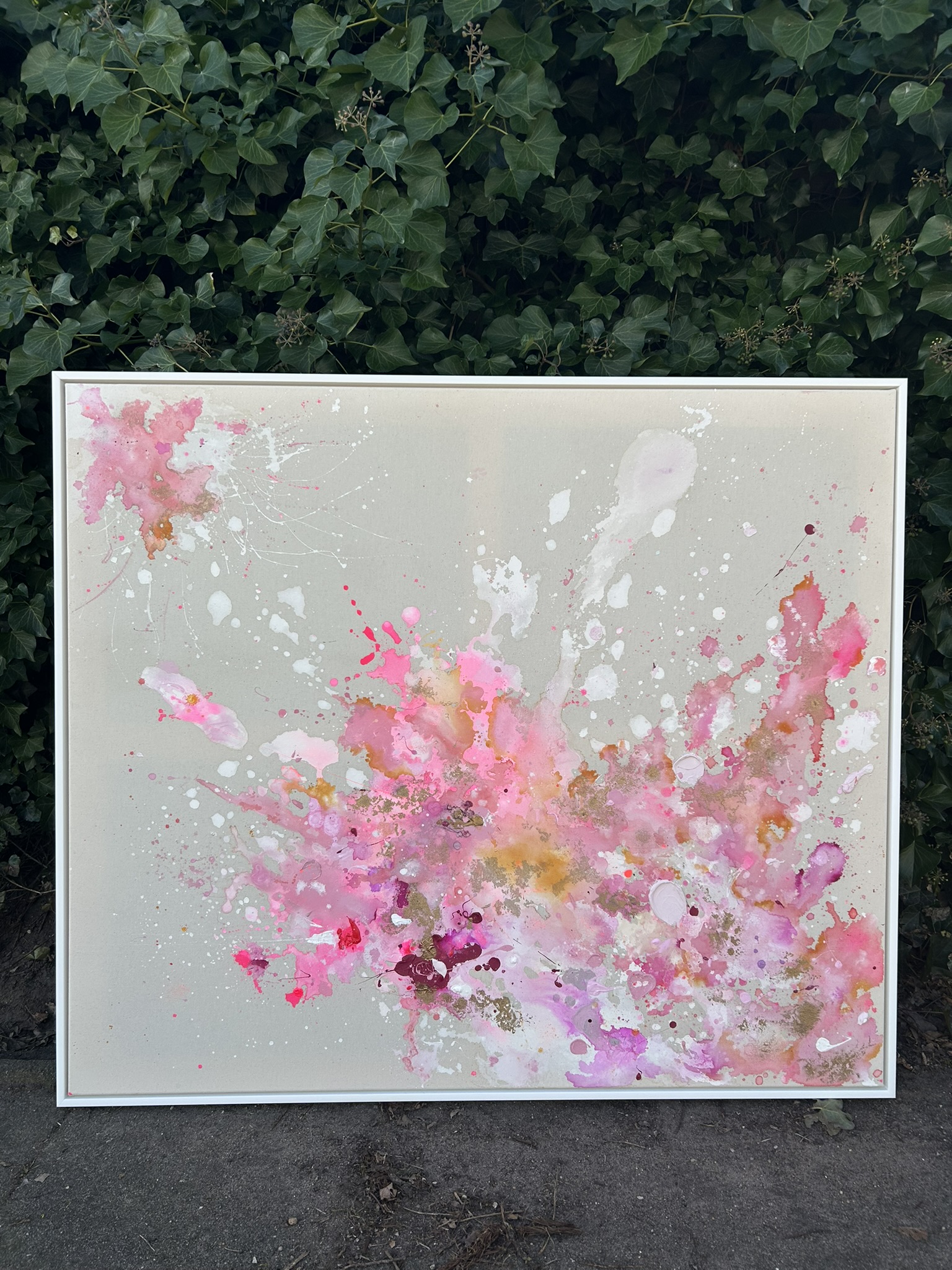 Pure, 2025, Acryl und Gold auf roher Baumwollleinwand, Ansicht 3